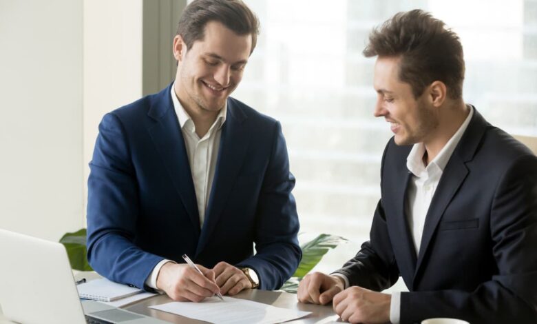 دليل شامل لاختيار مستشار استثماري موثوق للمستثمرين الخليجيين الجدد